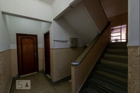 Apartamento à venda com 90m², 3 quartos e sem vaga Apartamento à venda com 90m², 3 quartos e sem vagaHall