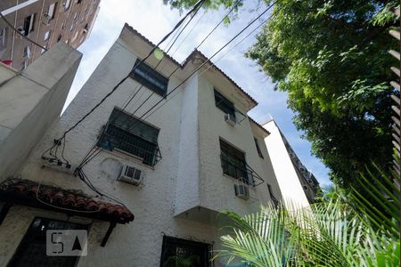 Apartamento à venda com 90m², 3 quartos e sem vaga Apartamento à venda com 90m², 3 quartos e sem vagaFachada