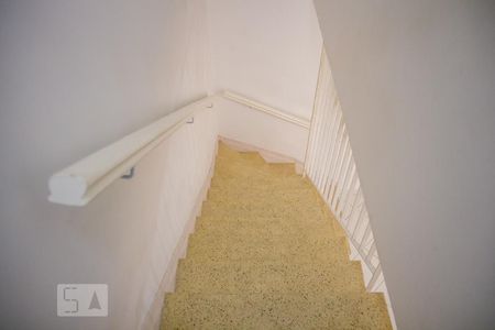 Escada de casa à venda com 3 quartos, 145m² em Rudge Ramos, São Bernardo do Campo