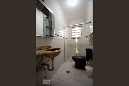 Casa à venda com 330m², 5 quartos e 6 vagasBanheiro Social