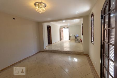 Sala de casa à venda com 5 quartos, 330m² em Parque Continental, São Paulo