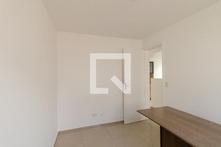 Quarto 1 de apartamento para alugar com 2 quartos, 40m² em Santa Cândida, Curitiba