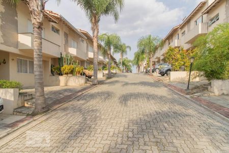 Casa para alugar com 112m², 3 quartos e 2 vagas Casa para alugar com 112m², 3 quartos e 2 vagasRua do Condomínio