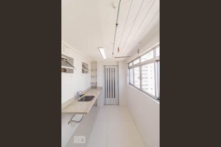 Apartamento para alugar com 83m², 2 quartos e 1 vagaÁrea de serviço