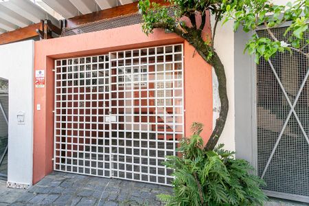 Casa para alugar com 90m², 3 quartos e 1 vaga Casa para alugar com 90m², 3 quartos e 1 vagaFachada