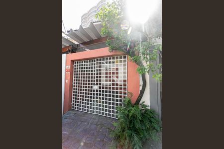 Casa para alugar com 90m², 3 quartos e 1 vaga Casa para alugar com 90m², 3 quartos e 1 vagaFachada