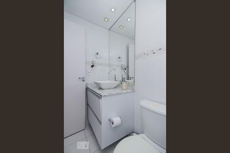 Apartamento para alugar com 60m², 2 quartos e 2 vagas Apartamento para alugar com 60m², 2 quartos e 2 vagasBanheiro da Suíte