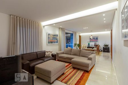 Sala de TV de apartamento para alugar com 4 quartos, 150m² em Ouro Preto, Belo Horizonte