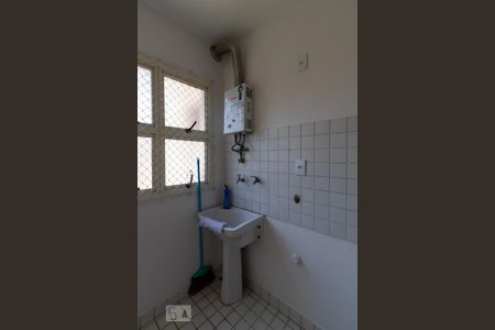 Apartamento à venda com 74m², 3 quartos e 2 vagas Apartamento à venda com 74m², 3 quartos e 2 vagasÁrea de Serviço