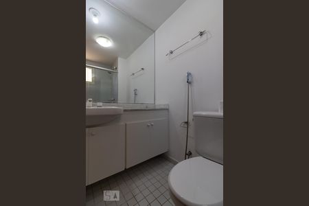 Apartamento à venda com 74m², 3 quartos e 2 vagas Apartamento à venda com 74m², 3 quartos e 2 vagasBanheiro da Suíte