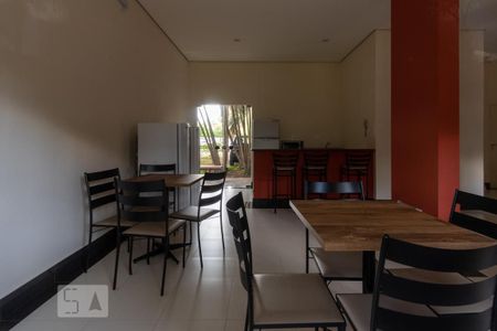 Apartamento à venda com 74m², 3 quartos e 2 vagas Apartamento à venda com 74m², 3 quartos e 2 vagasÁrea comum - Salão de festas