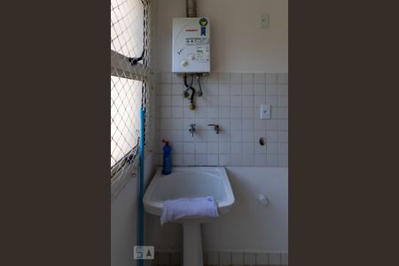 Apartamento à venda com 74m², 3 quartos e 2 vagas Apartamento à venda com 74m², 3 quartos e 2 vagasÁrea de Serviço