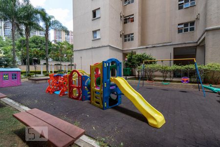 Apartamento à venda com 74m², 3 quartos e 2 vagas Apartamento à venda com 74m², 3 quartos e 2 vagasÁrea Comum - Playground