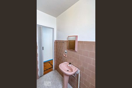 Banheiro de kitnet/studio à venda com 1 quarto, 35m² em Menino Deus, Porto Alegre