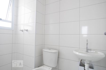 Banheiro de apartamento à venda com 2 quartos, 44m² em Vila Ema, São Paulo