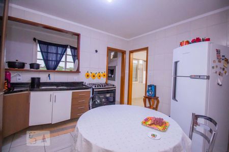 Casa à venda com 380m², 3 quartos e 3 vagasCozinha