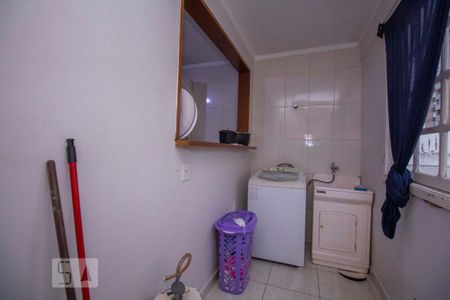 Casa à venda com 380m², 3 quartos e 3 vagasLavanderia com churrasqueira