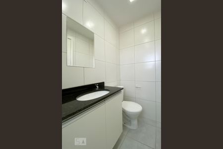 Apartamento para alugar com 55m², 2 quartos e 1 vaga Apartamento para alugar com 55m², 2 quartos e 1 vagaBanheiro do Quarto 2