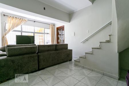 Sala de estar de casa para alugar com 5 quartos, 300m² em Parque Peruche, São Paulo
