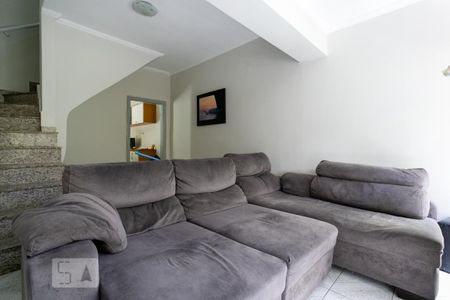 Sala de estar de casa para alugar com 5 quartos, 300m² em Parque Peruche, São Paulo