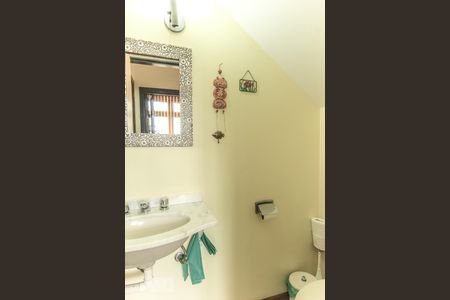 Casa de condomínio à venda com 195m², 3 quartos e 2 vagasLavabo