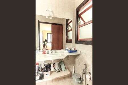 Casa de condomínio à venda com 195m², 3 quartos e 2 vagasBanheiro da suíte