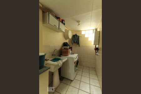 Casa de condomínio à venda com 195m², 3 quartos e 2 vagasÁrea de serviço