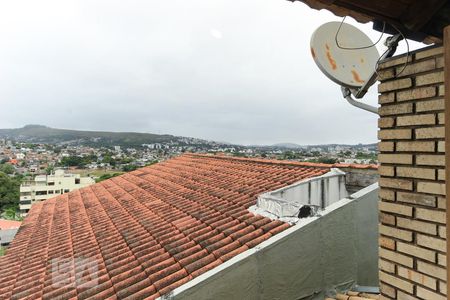 Casa de condomínio à venda com 195m², 3 quartos e 2 vagasVista quarto 2