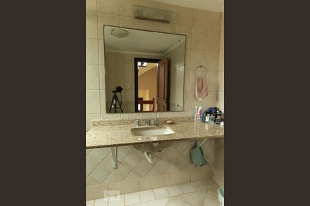 Casa de condomínio à venda com 195m², 3 quartos e 2 vagasBanheiro