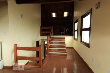 Casa de condomínio à venda com 195m², 3 quartos e 2 vagasSótão