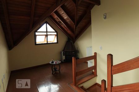 Casa de condomínio à venda com 195m², 3 quartos e 2 vagasSótão