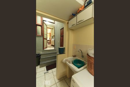 Casa de condomínio à venda com 195m², 3 quartos e 2 vagasÁrea de serviço