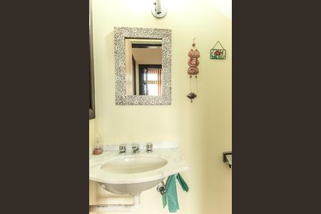 Casa de condomínio à venda com 195m², 3 quartos e 2 vagasLavabo