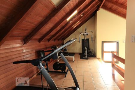 Casa de condomínio à venda com 195m², 3 quartos e 2 vagasSótão