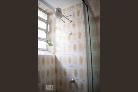 Banheiro de apartamento à venda com 1 quarto, 42m² em Praia de Belas, Porto Alegre