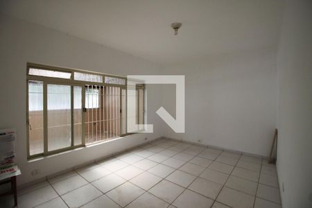 Sala de casa à venda com 4 quartos, 250m² em Jardim Independência, São Paulo