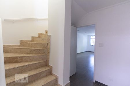 Escada de casa à venda com 3 quartos, 400m² em Vila Olímpia, São Paulo