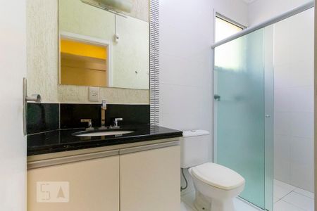 Casa de condomínio à venda com 425m², 4 quartos e 6 vagasBanheiro da suíte 4