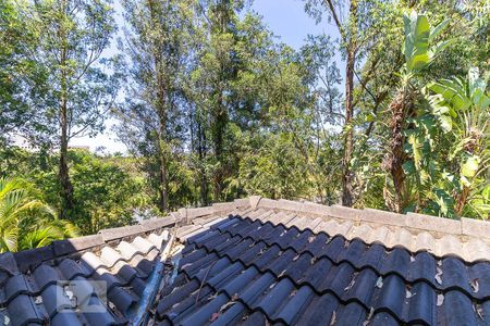 Casa de condomínio à venda com 425m², 4 quartos e 6 vagasVista da suíte 1