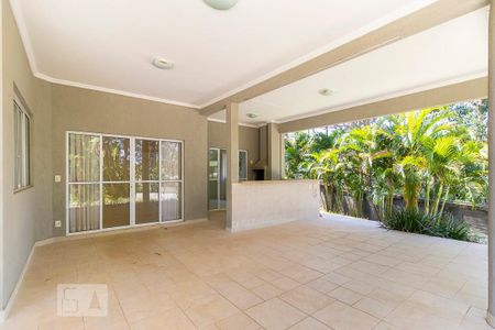 Casa de condomínio à venda com 425m², 4 quartos e 6 vagasEspaço gourmet