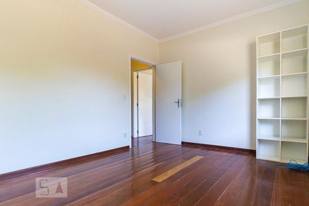 Casa de condomínio à venda com 425m², 4 quartos e 6 vagasQuarto 2 - Suíte 2