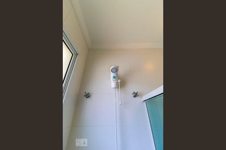 Casa de condomínio à venda com 425m², 4 quartos e 6 vagasBanheiro da suíte 2