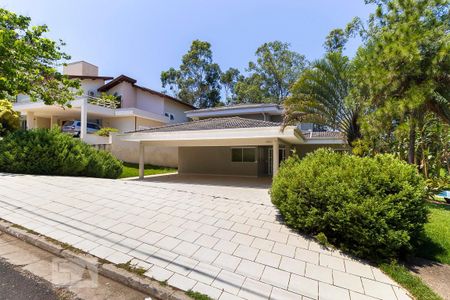 Casa de condomínio à venda com 425m², 4 quartos e 6 vagasFachada
