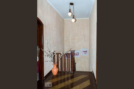 Casa à venda com 220m², 3 quartos e 4 vagasEscadas