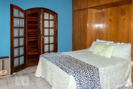 Casa à venda com 220m², 3 quartos e 4 vagasSuíte