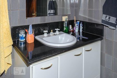 Casa à venda com 220m², 3 quartos e 4 vagasBanheiro