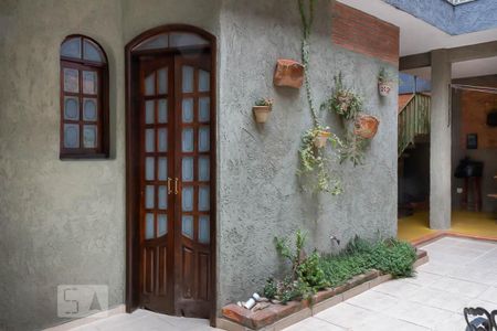 Casa à venda com 220m², 3 quartos e 4 vagasQuintal