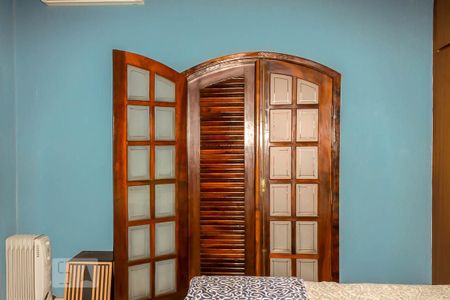 Casa à venda com 220m², 3 quartos e 4 vagasSuíte