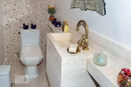 Casa à venda com 220m², 3 quartos e 4 vagasLavabo