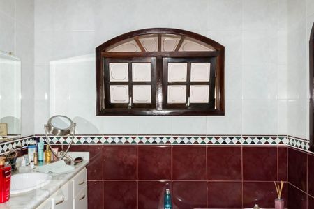 Casa à venda com 220m², 3 quartos e 4 vagasBanheiro da suíte